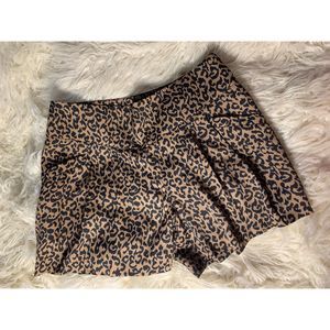 BRAND NEW LOFT Size 6 small brown leopard shorts